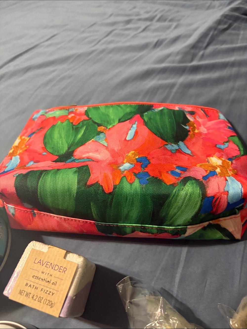 Pink Clinique Cosmetic Bag with bath fuzzy, scrub, lotion bar, shampoo and soap - Picture 12 of 16